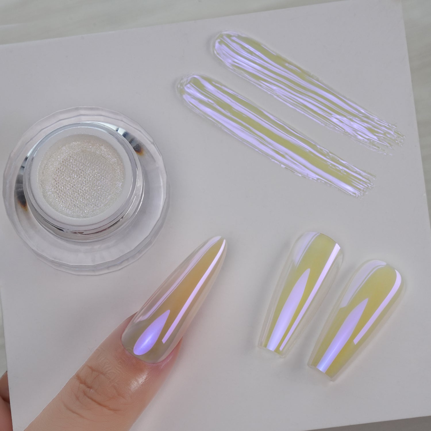 GleamTap Cushion Aurora Chrome Nail Powder-GT120 Lilac Glow