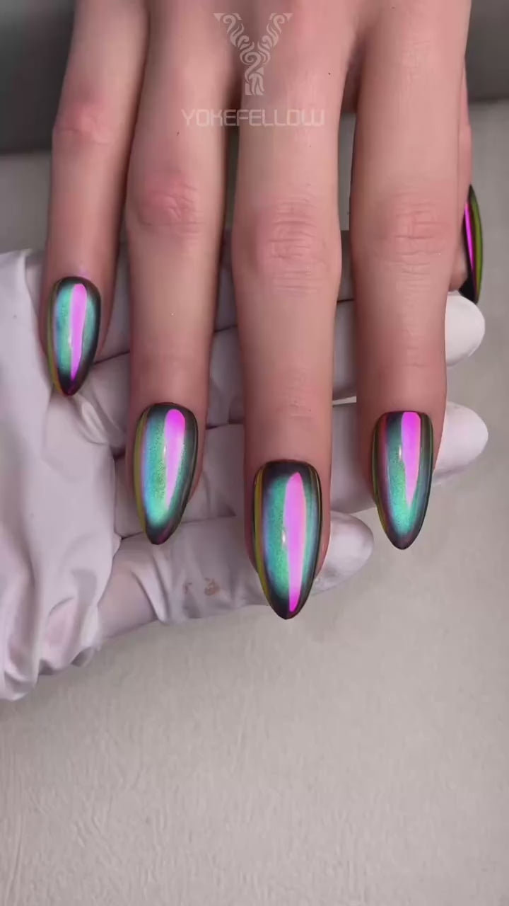 Load video: GleamTap Cushion Aurora Chrome Nail Powder-GT122 Aurora Kiss
