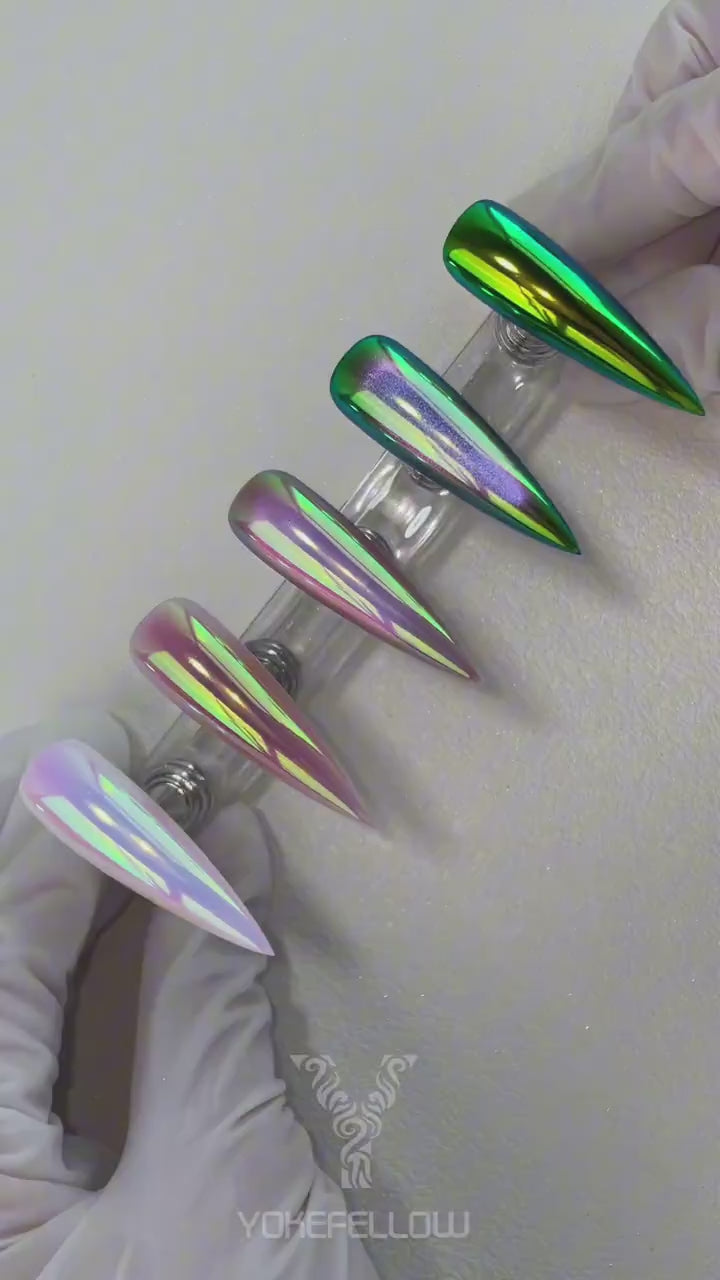 Load video: GleamTap Cushion Chrome Nail Powder with Sponges Patting-0.5g-GT115 Ethereal